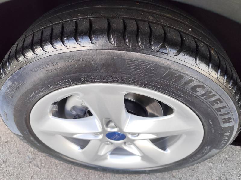FORD - FOCUS - 2013/2013 - Cinza - R$ 41.900,00