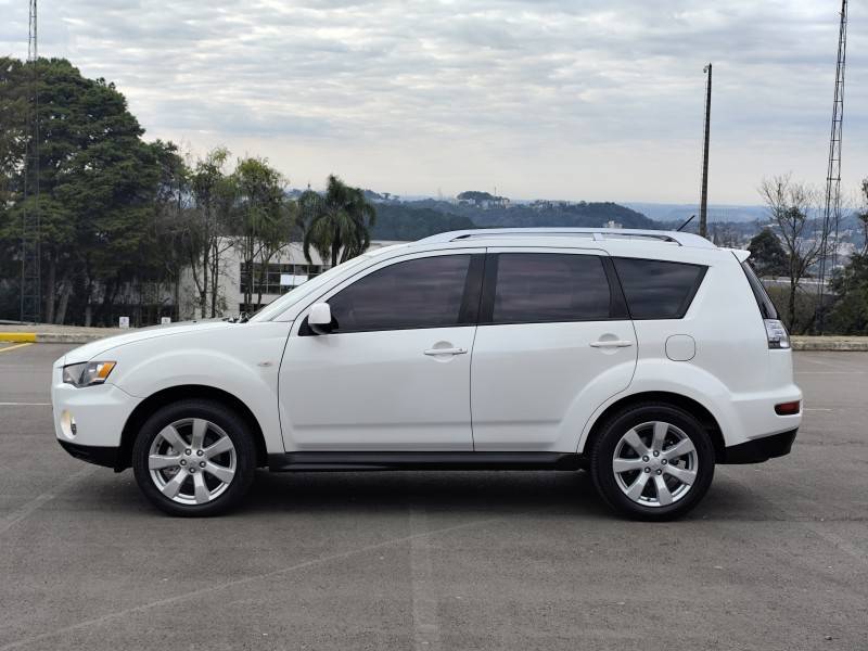 MITSUBISHI - OUTLANDER - 2011/2011 - Branca - R$ 59.900,00