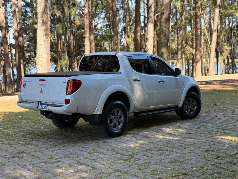MITSUBISHI - L200 TRITON - 2015/2015 - Branca - R$ 125.900,00