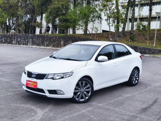 KIA MOTORS - CERATO - 2013/2013 - Branca - R$ 49.900,00