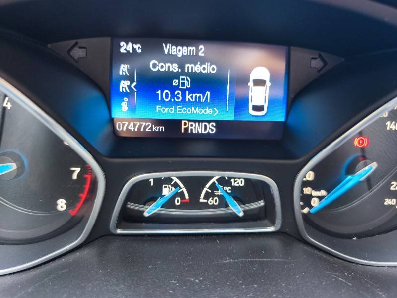 FORD - FOCUS - 2016/2016 - Vermelha - R$ 72.900,00
