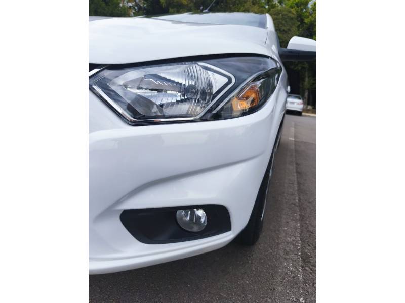 CHEVROLET - ONIX - 2018/2018 - Branca - R$ 59.900,00