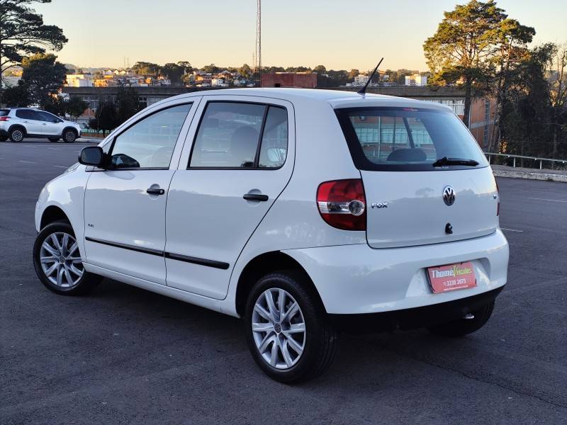 VOLKSWAGEN - FOX - 2009/2009 - Branca - R$ 29.900,00