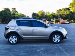 RENAULT - SANDERO - 2024/2024 - Dourada - R$ 79.900,00