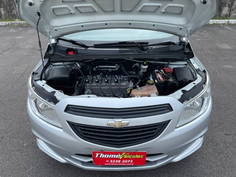CHEVROLET - ONIX - 2018/2018 - Prata - R$ 48.900,00