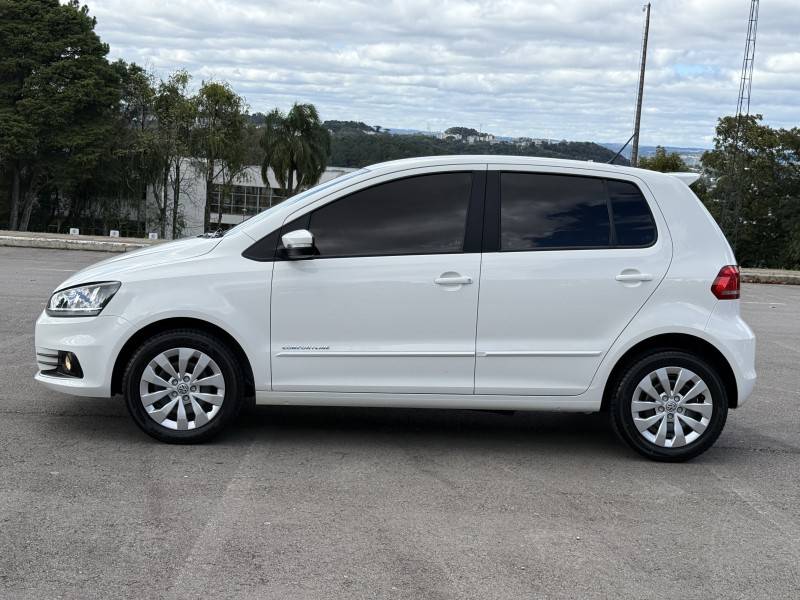 VOLKSWAGEN - FOX - 2014/2015 - Branca - R$ 48.900,00
