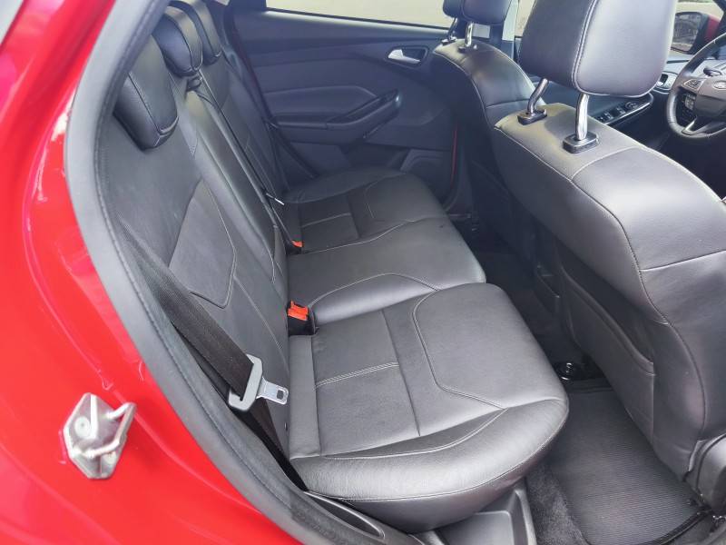 FORD - FOCUS - 2016/2016 - Vermelha - R$ 72.900,00