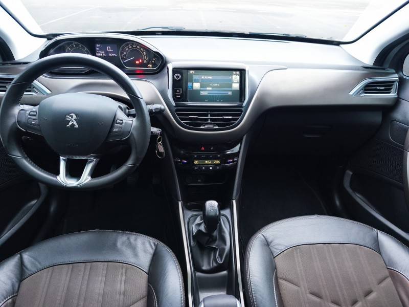 PEUGEOT - 2008 - 2017/2017 - Prata - R$ 57.900,00