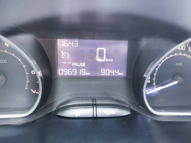 PEUGEOT - 2008 - 2017/2017 - Prata - R$ 57.900,00