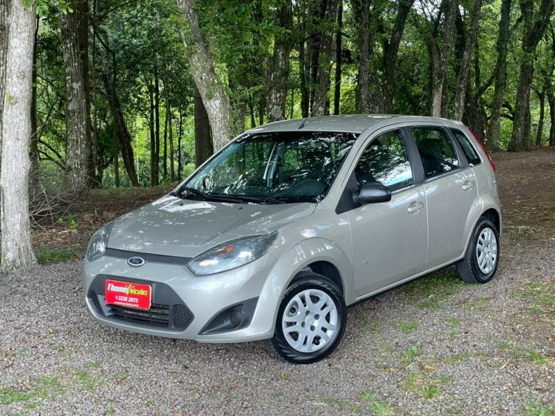 FORD - FIESTA - 2014/2014 - Dourada - R$ 31.900,00