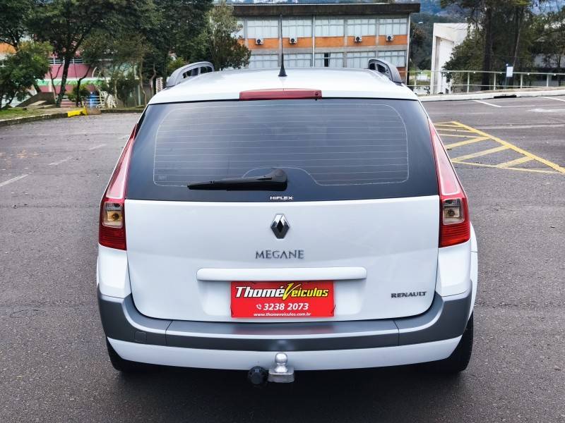RENAULT - MÉGANE - 2011/2011 - Branca - R$ 34.900,00