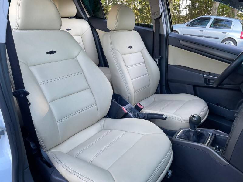 CHEVROLET - VECTRA - 2010/2010 - Branca - R$ 43.900,00