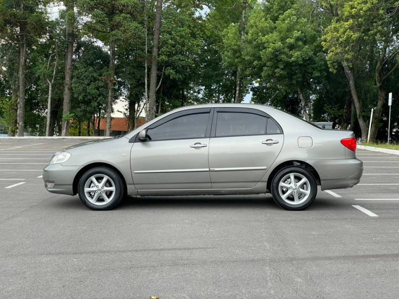 TOYOTA - COROLLA - 2003/2003 - Bege - R$ 35.900,00