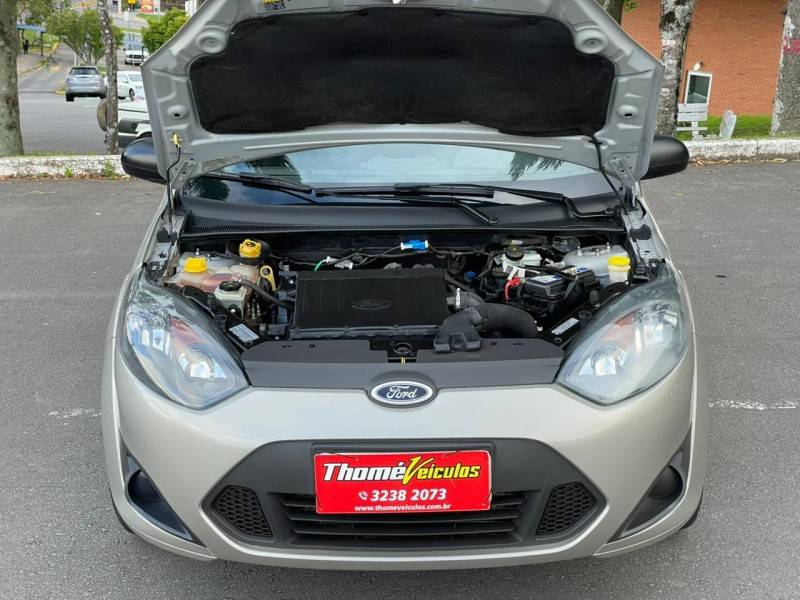 FORD - FIESTA - 2014/2014 - Dourada - R$ 31.900,00