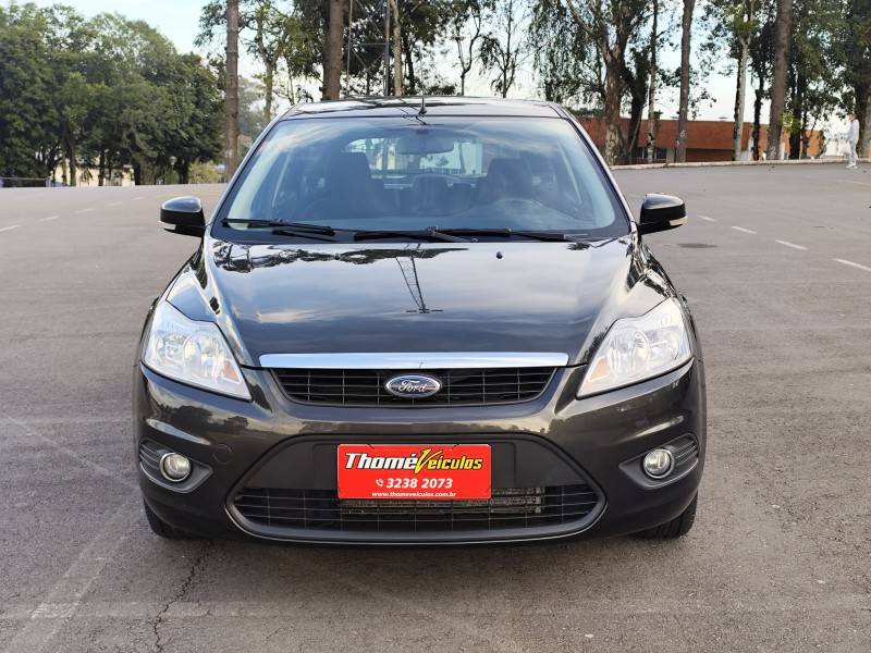 FORD - FOCUS - 2013/2013 - Cinza - R$ 41.900,00