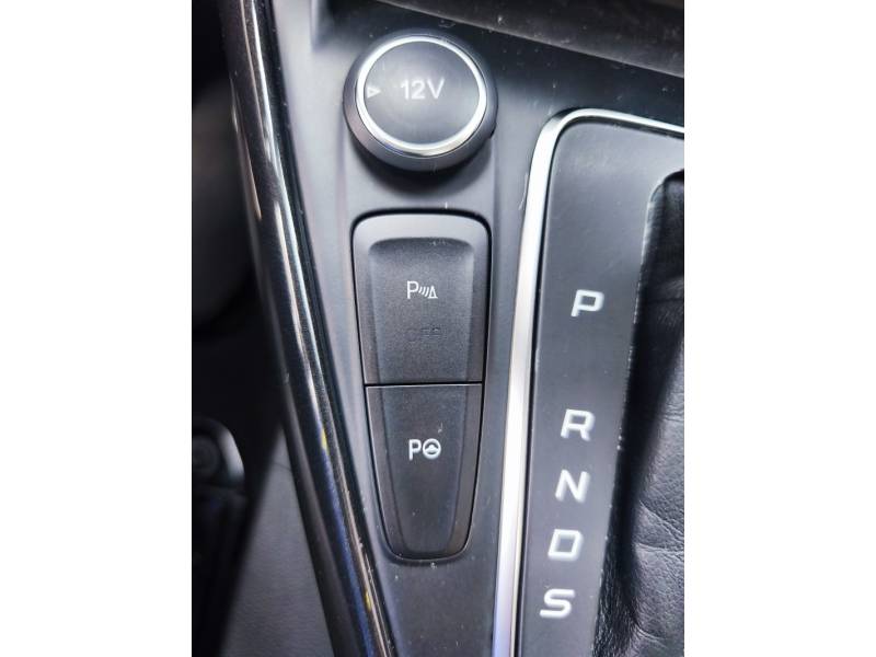 FORD - FOCUS - 2016/2016 - Vermelha - R$ 72.900,00