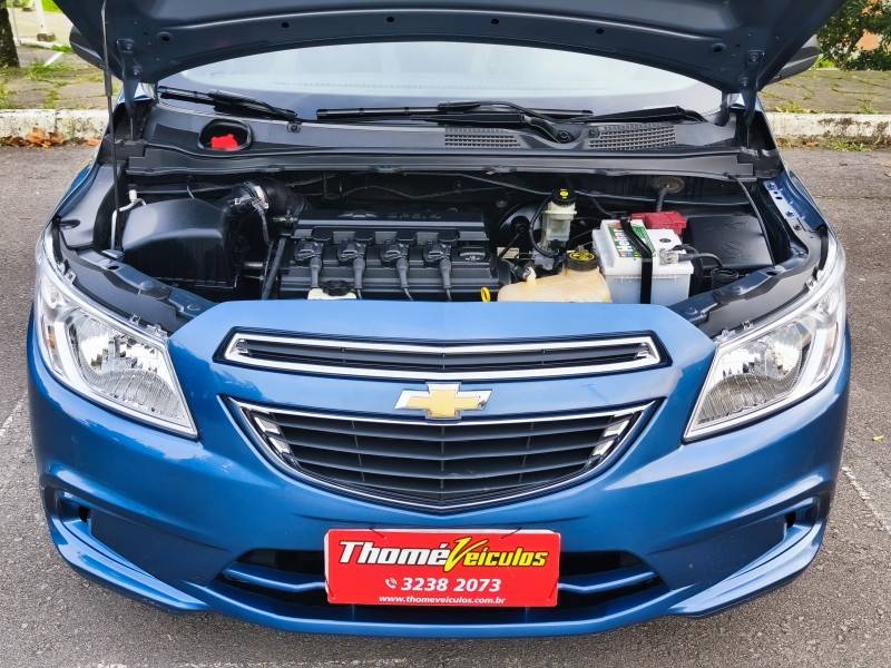 CHEVROLET - ONIX - 2015/2015 - Prata - R$ 46.900,00
