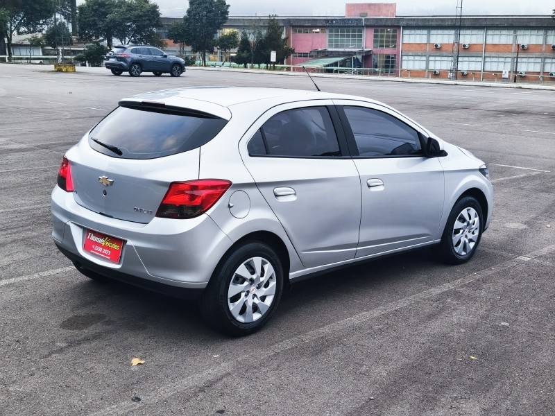 CHEVROLET - ONIX - 2015/2015 - Prata - R$ 48.900,00