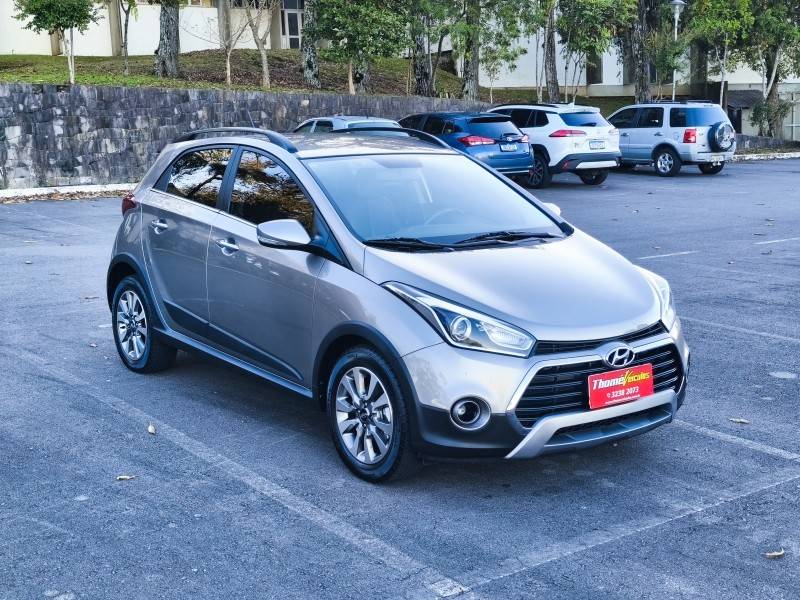 HYUNDAI - HB20X - 2017/2017 - Dourada - R$ 69.900,00