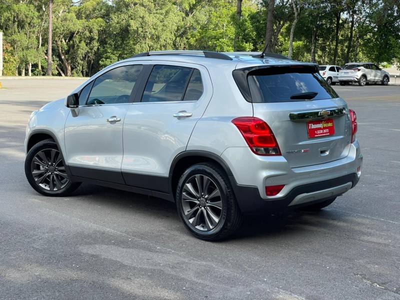 CHEVROLET - TRACKER - 2017/2017 - Prata - R$ 79.900,00