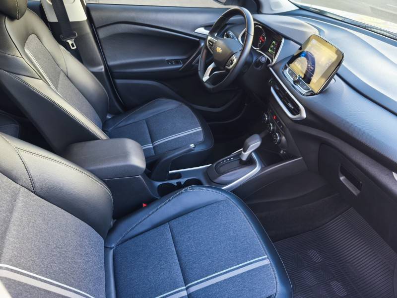 CHEVROLET - TRACKER - 2022/2022 - Branca - R$ 107.900,00