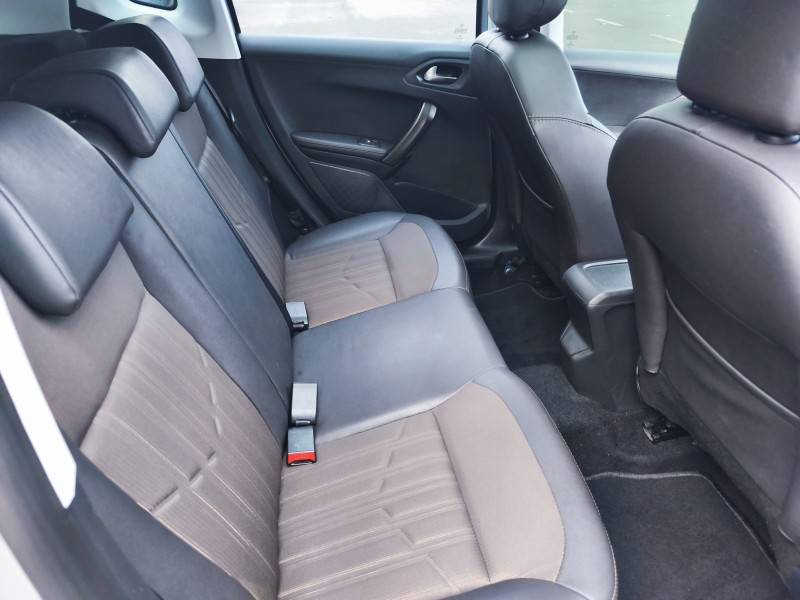 PEUGEOT - 2008 - 2017/2017 - Prata - R$ 57.900,00