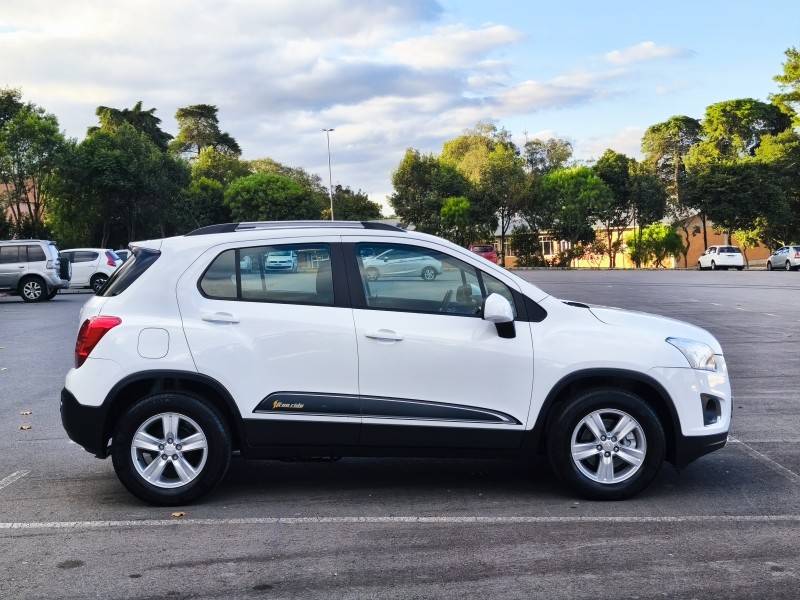 CHEVROLET - TRACKER - 2014/2014 - Branca - R$ 63.900,00