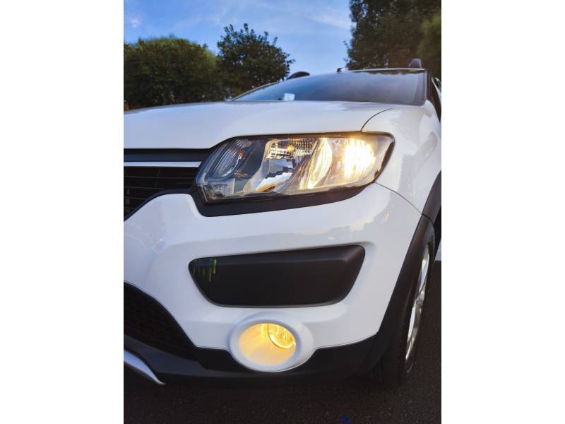 RENAULT - SANDERO - 2018/2018 - Branca - R$ 55.900,00