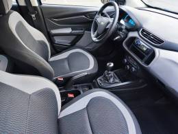 CHEVROLET - ONIX - 2015/2015 - Prata - R$ 46.900,00