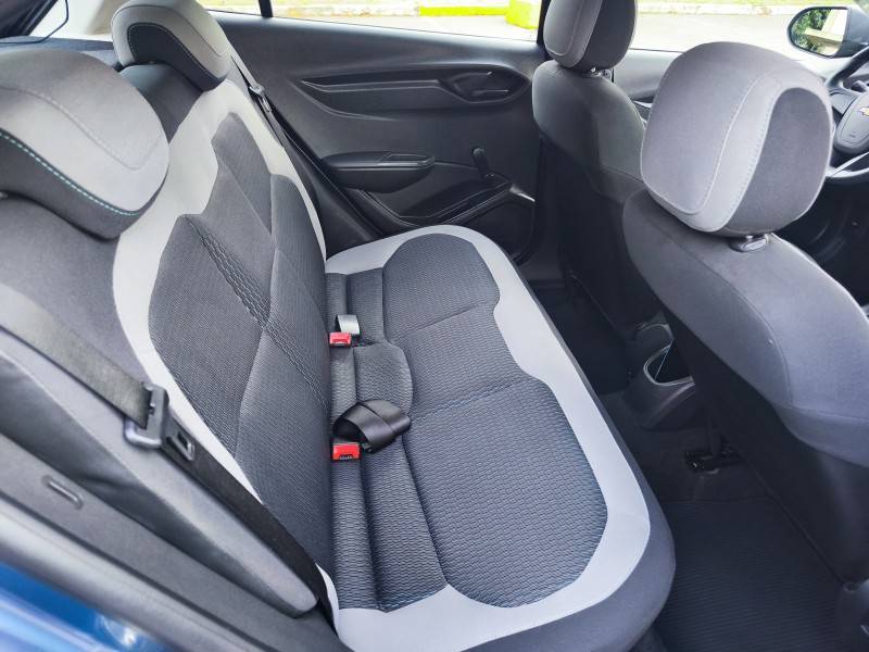 CHEVROLET - ONIX - 2015/2015 - Prata - R$ 46.900,00
