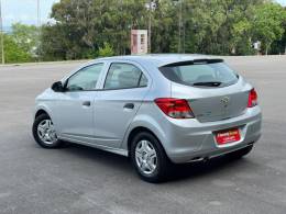 CHEVROLET - ONIX - 2018/2018 - Prata - R$ 48.900,00