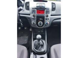 KIA MOTORS - CERATO - 2013/2013 - Branca - R$ 49.900,00