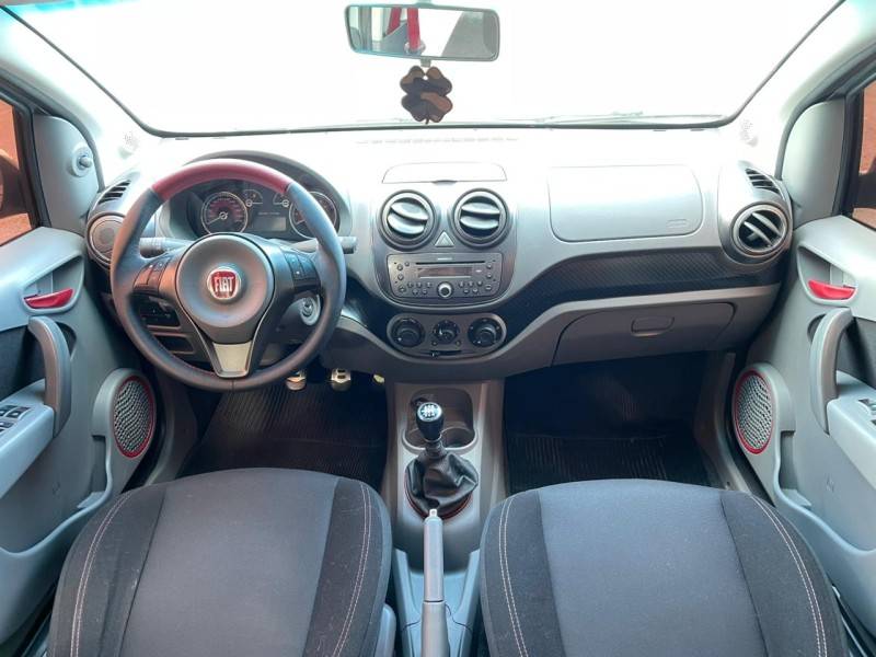 FIAT - PALIO - 2014/2014 - Cinza - R$ 43.900,00