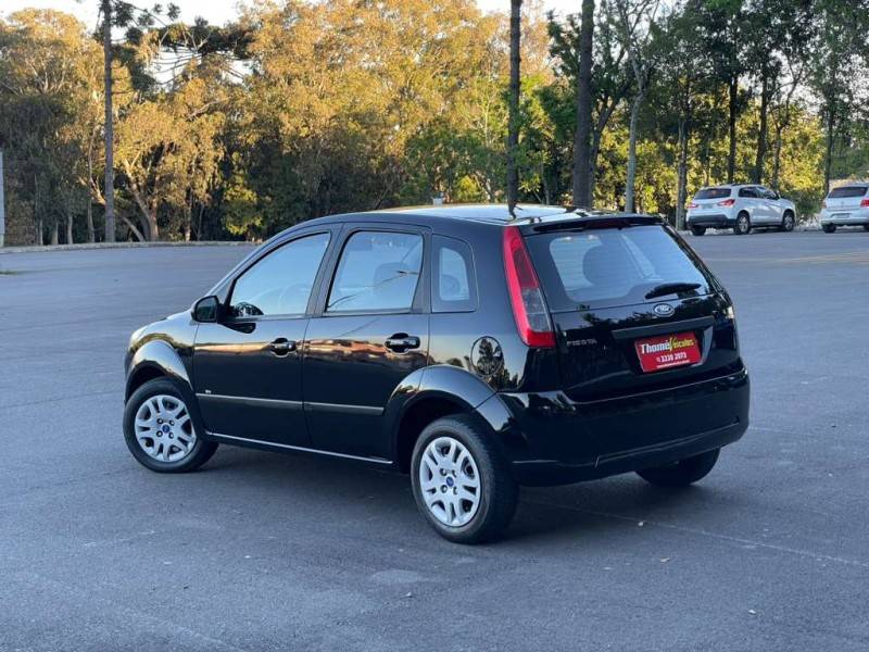 FORD - FIESTA - 2014/2014 - Preta - R$ 33.900,00