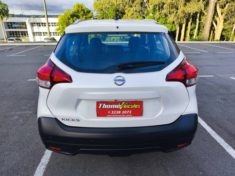 NISSAN - KICKS - 2021/2021 - Branca - R$ 89.900,00