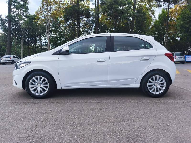 CHEVROLET - ONIX - 2018/2018 - Branca - R$ 63.900,00
