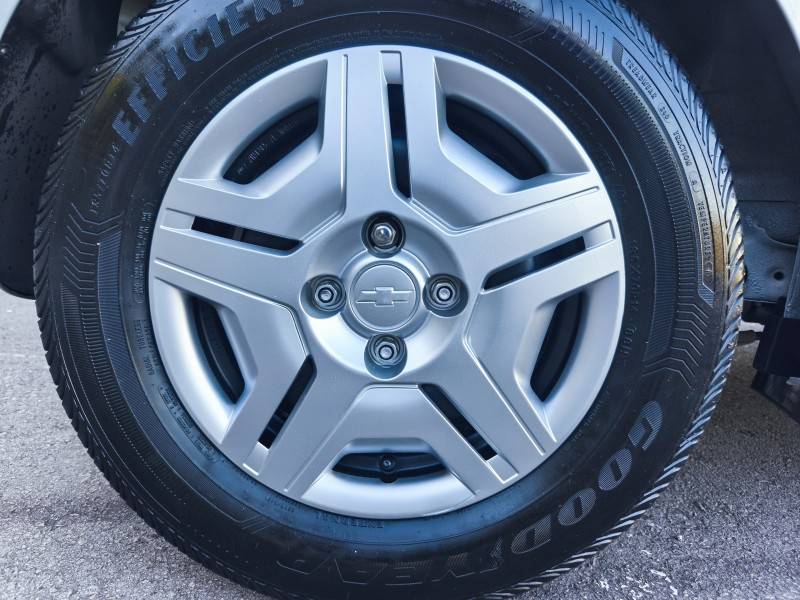 CHEVROLET - ONIX - 2018/2018 - Prata - R$ 48.900,00
