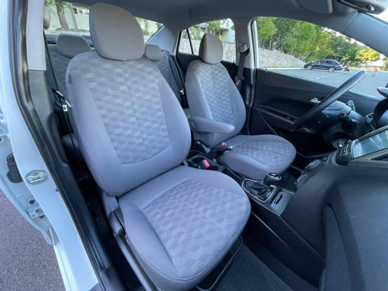 HYUNDAI - HB20S - 2019/2019 - Branca - R$ 69.900,00