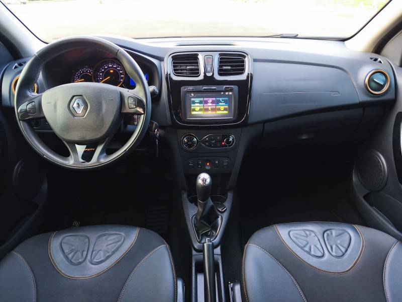 RENAULT - SANDERO - 2018/2018 - Branca - R$ 55.900,00