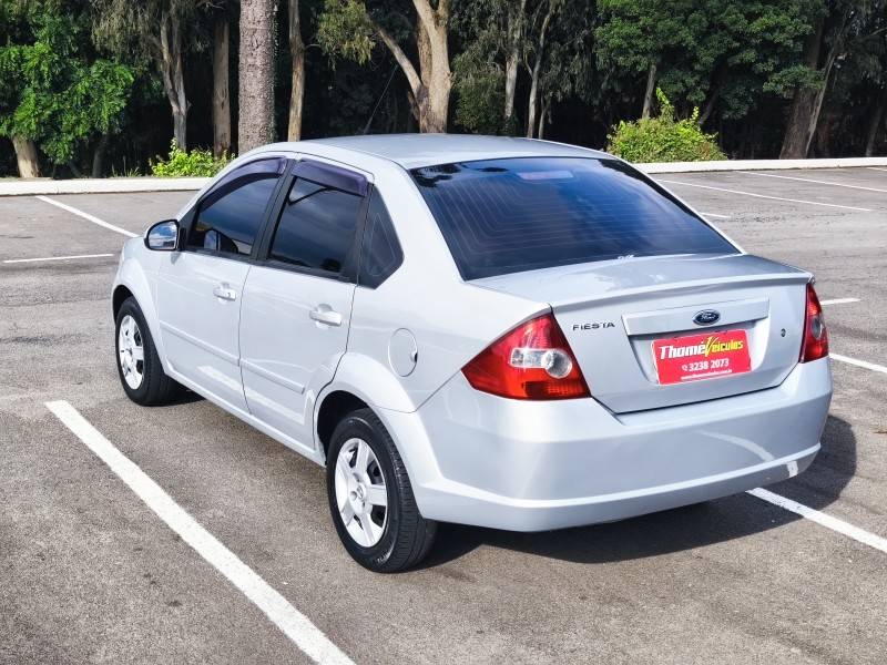 FORD - FIESTA - 2009/2009 - Prata - R$ 28.900,00