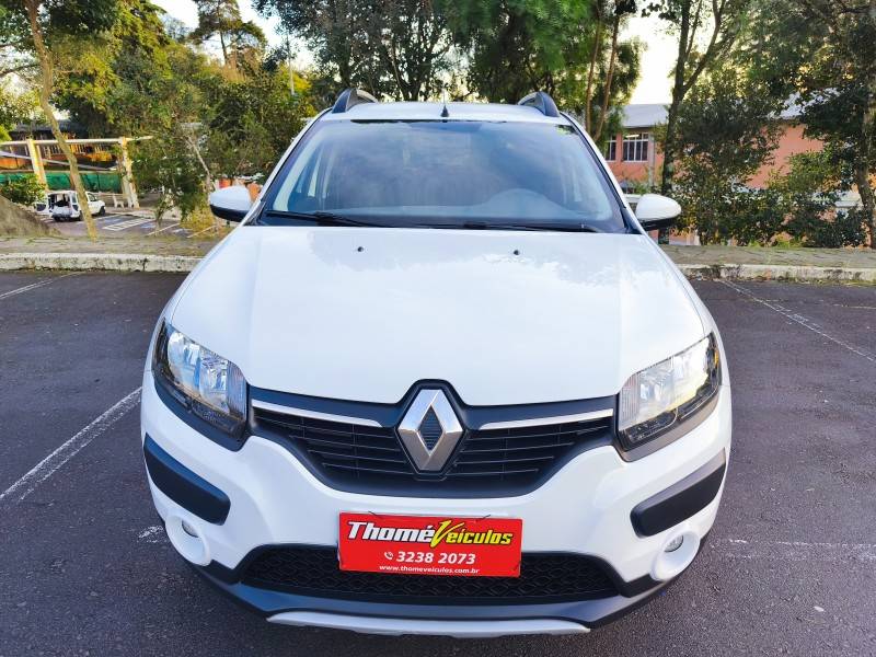 RENAULT - SANDERO - 2018/2018 - Branca - R$ 55.900,00