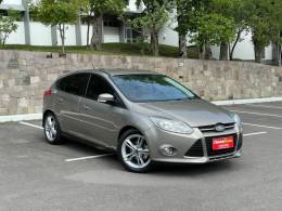 FORD - FOCUS - 2015/2015 - Dourada - R$ 49.900,00