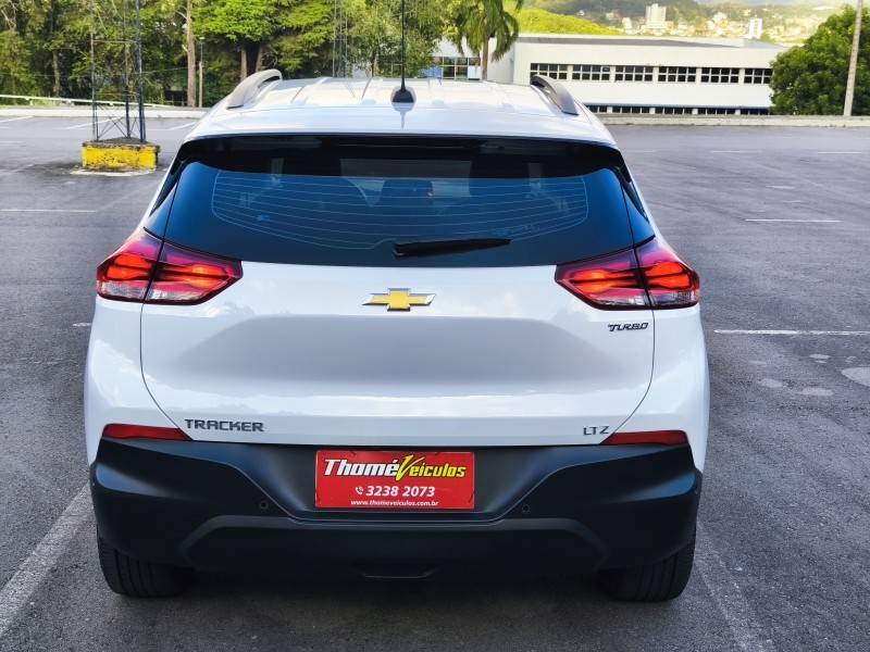 CHEVROLET - TRACKER - 2022/2022 - Branca - R$ 107.900,00