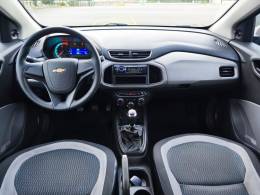 CHEVROLET - ONIX - 2015/2015 - Prata - R$ 46.900,00