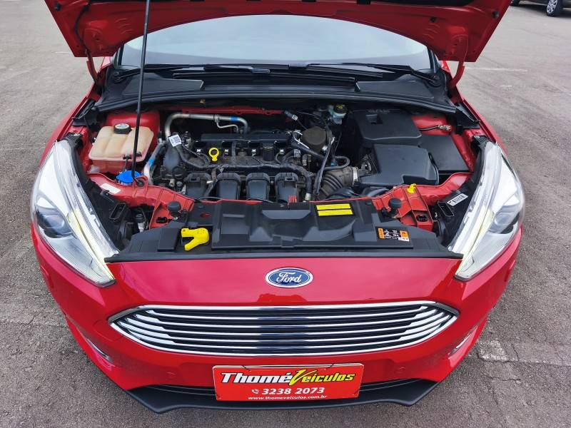 FORD - FOCUS - 2016/2016 - Vermelha - R$ 72.900,00