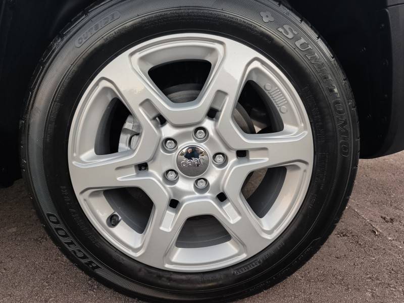 JEEP - RENEGADE - 2023/2023 - Branca - R$ 103.900,00