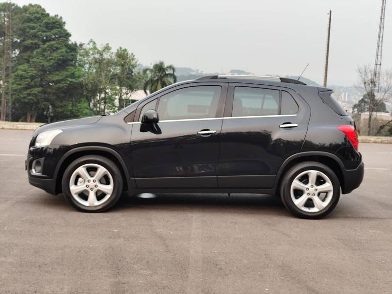 CHEVROLET - TRACKER - 2015/2015 - Prata - R$ 67.900,00