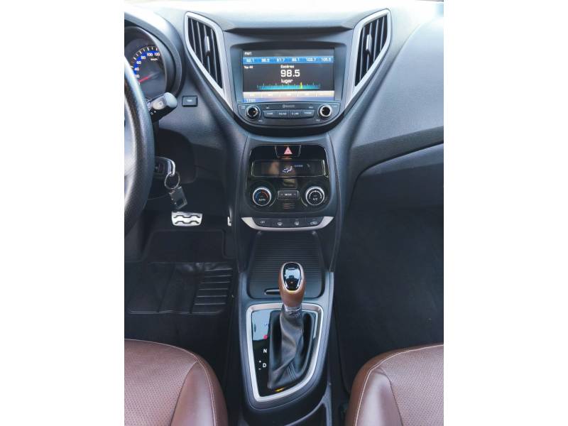 HYUNDAI - HB20X - 2017/2017 - Dourada - R$ 69.900,00
