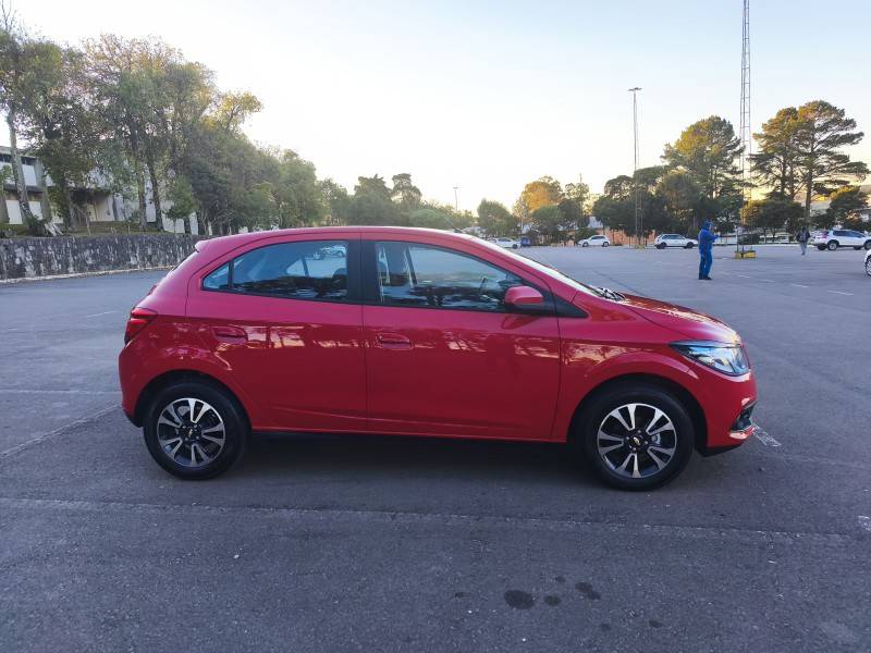 CHEVROLET - ONIX - 2014/2014 - Vermelha - R$ 51.900,00