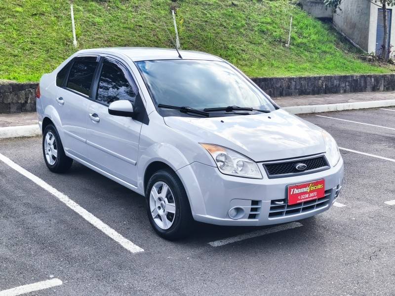 FORD - FIESTA - 2009/2009 - Prata - R$ 28.900,00